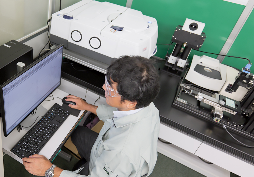 FTIR・ラマンスペクトルの解析